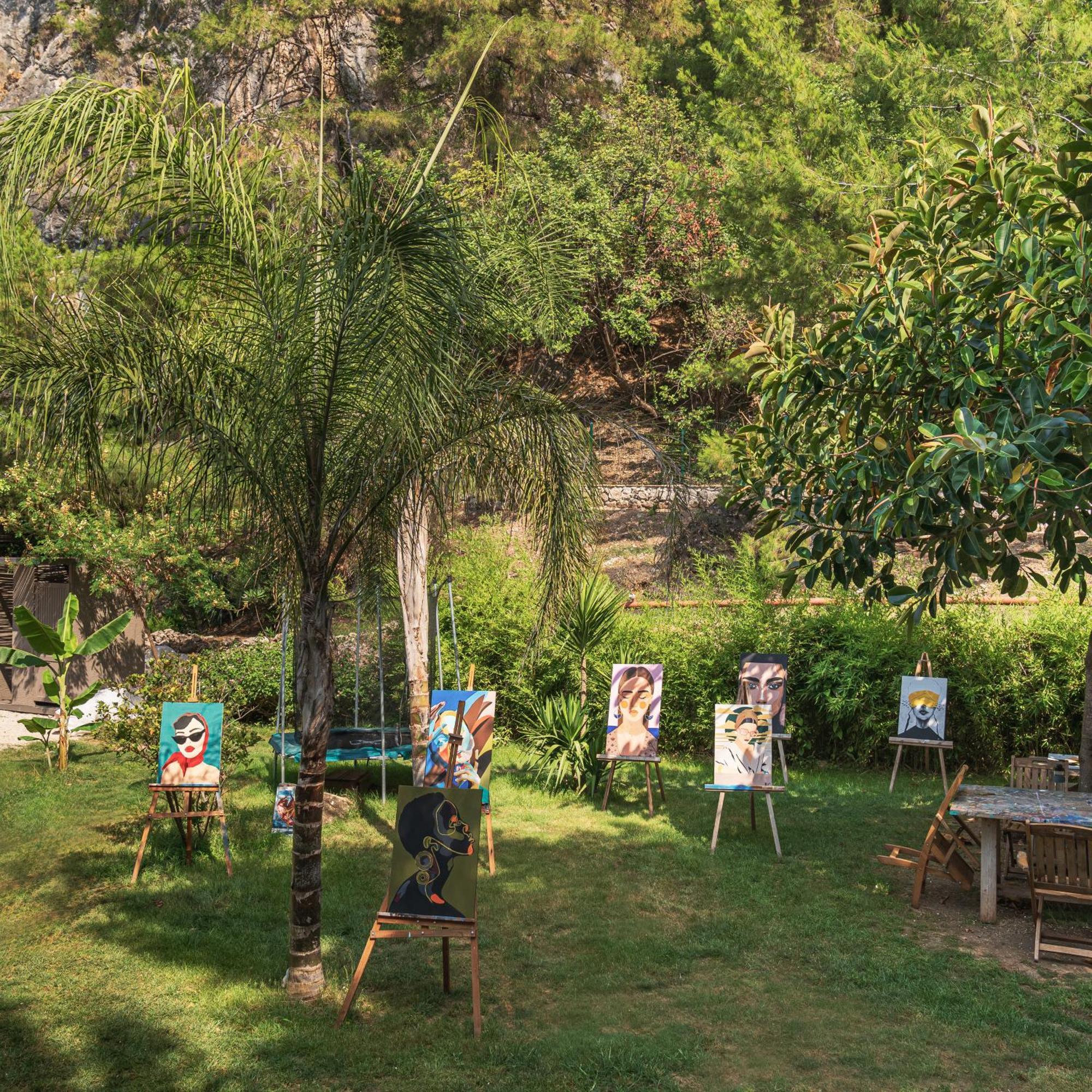 Yazz Collective Hotel Belen  ภายนอก รูปภาพ